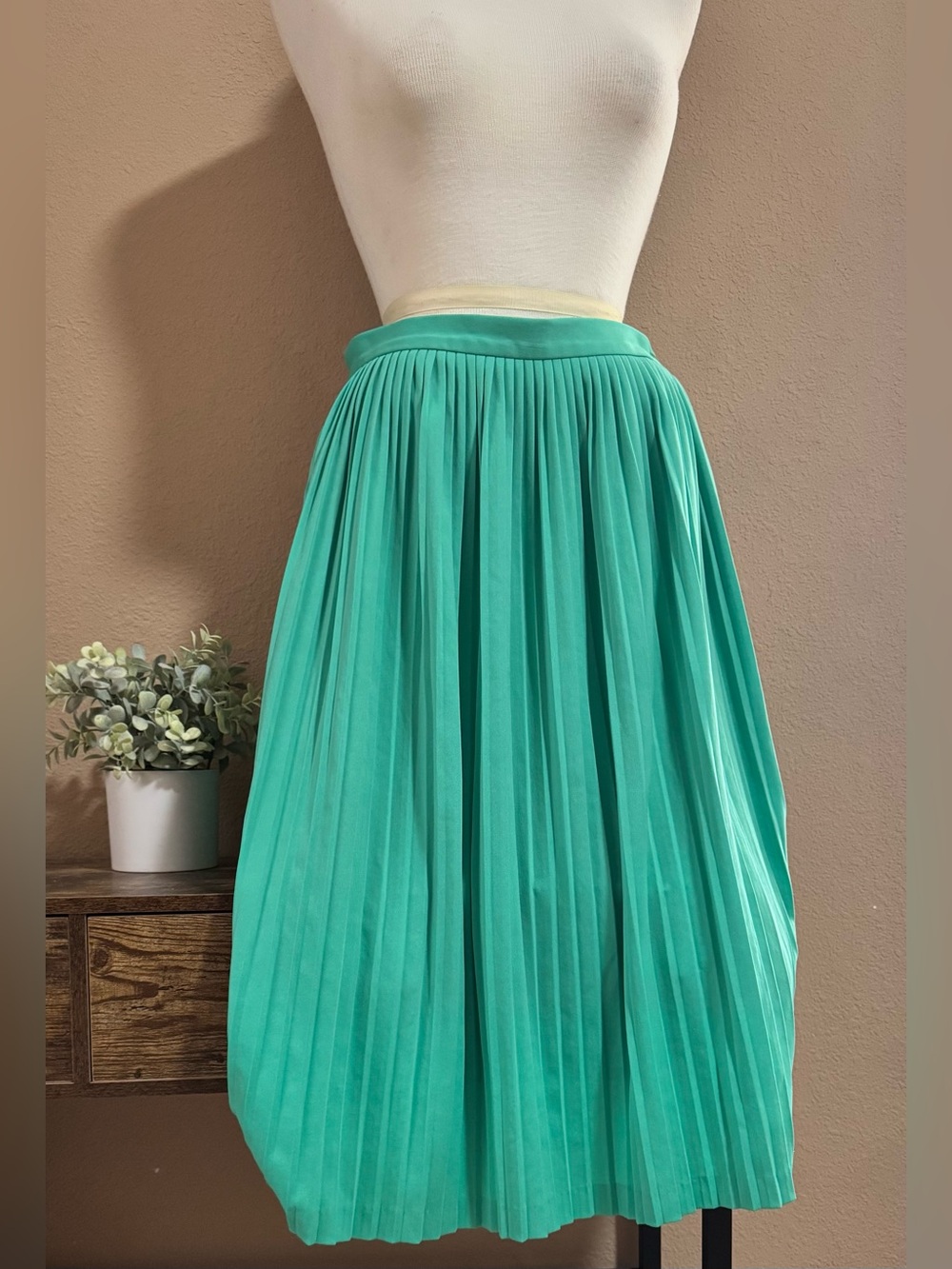 Vintage Pleated Midi Skirt in Teal Green